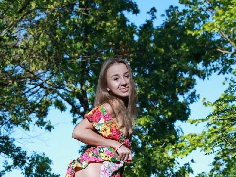 【色图】湖边花裙香艳美女LINDAA