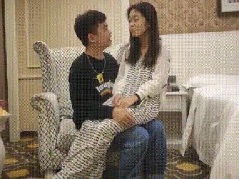【视频】美女大学生 你的方法我觉得很蠢你不可以这样子我跟男朋友也戴套 性格不错说话温柔第三次偷偷拔套