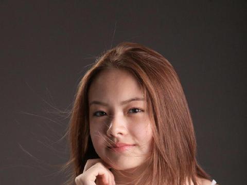 哈萨克美少女 翻开嫩粉美鲍