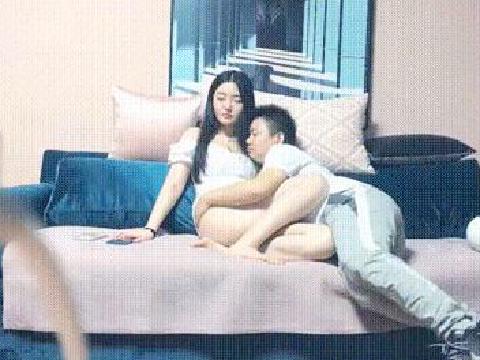 【视频】20岁校花相遇在长沙的夜，油腻男依偎在怀中，肆意玩弄调教