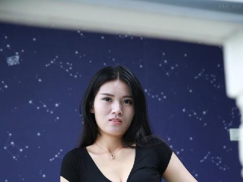 【色图】美女国模依然超大尺度掰穴人体