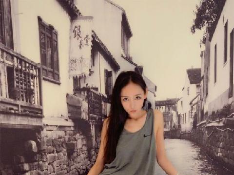 【色图】长腿大眼国模美女宾馆内大尺度双管自插纵欲私拍