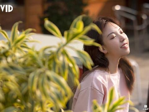 【色图】超童颜酒吧女老板的情欲小世界  霈霈