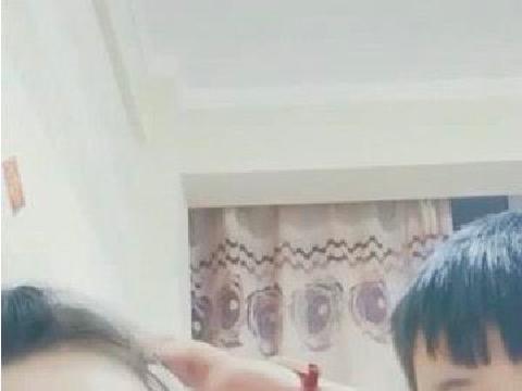 【视频】两个90后小情侣刚发育成熟就出来直播啪啪赚钱小伙鸡巴还挺大的