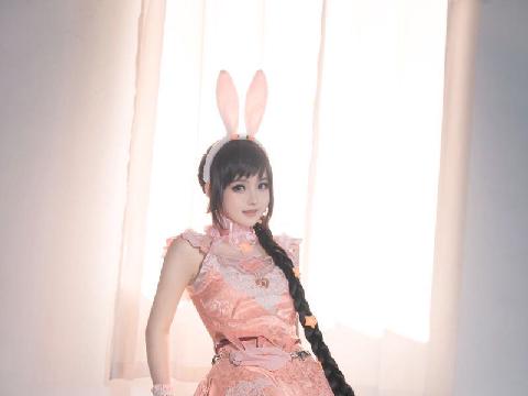 【色图】国内网红小萝莉[白莉爱吃巧克力]课室脱光露嫩鲍 – 小舞