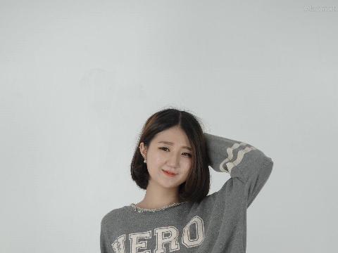 【色图】韩国美女朴智允私拍人体写真套图