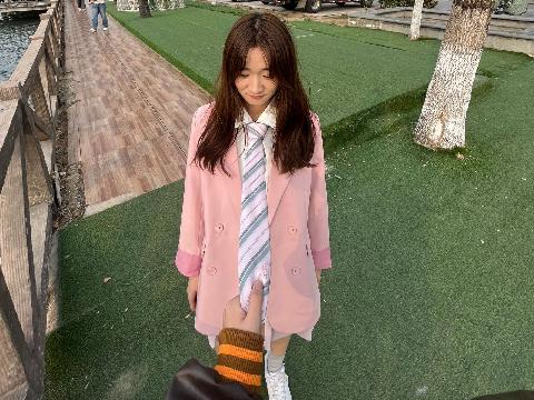 【视频】反差小母狗镜前吃鸡，后入骚穴狂操