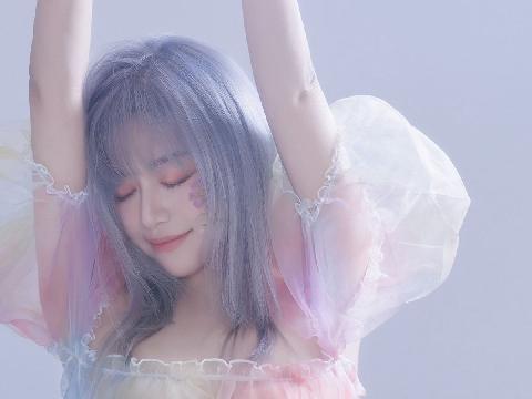 【小说】变成丧尸后她被圈养了