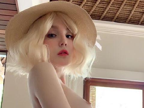 【色图】招人喜欢的欧洲小妹DORATI