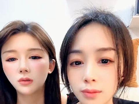 【视频】高颜值极品姊妹花，全程露脸黑丝高跟诱惑，让小哥激情啪啪轮著玩，口交大鸡巴无毛白虎逼，各种体位