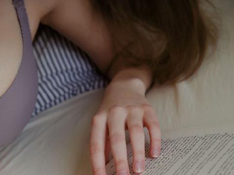 【色图】女神 MILA AZUL 每晚入睡前都要用玩具催眠