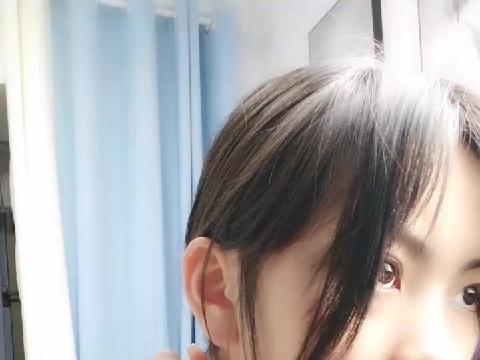 【视频】马尾辫苗条妹子居家和炮友啪啪 雪白身材乘坐抽插