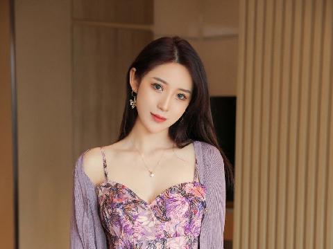 【美女图】周慕汐baby私房碎花裙露超薄无内肉丝裤袜秀翘臀诱惑写真