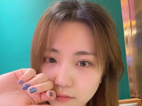【在线视频】高颜值校花董雨婷外表清纯文静,舔起鸡巴来超级骚