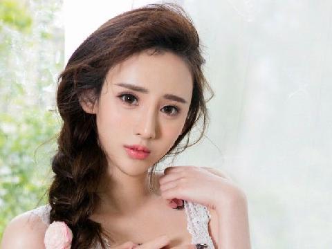 【小说】魔神游戏被我玩成了小黄油