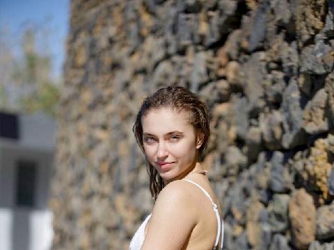 【色图】性感宝贝 Weronika Wabia 外出度假