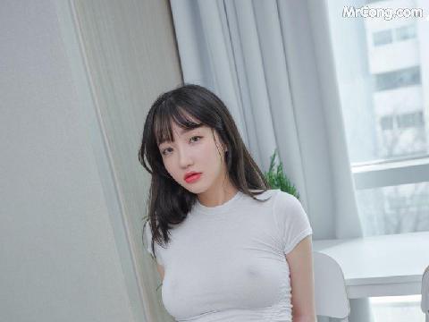 【色图】丰满肉感的韩国美少女模特沙发漏点诱惑写真 - 孙艺恩