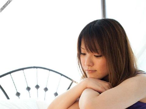 【色图】笑容灿烂的日本AV可爱美少女家居娇媚写真 - 日向唯