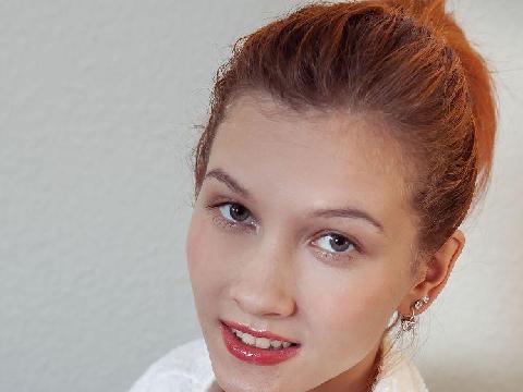 清纯又性感的美女