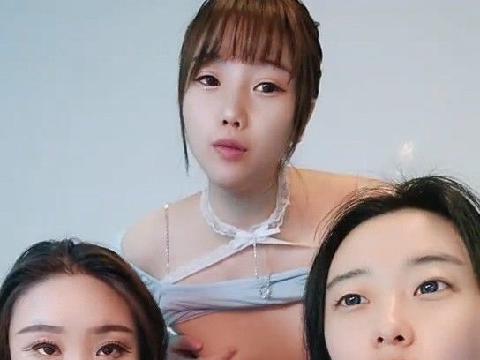 【视频】直播间来新人，三女一男调教新人爆草，全程露脸颜值很高妩媚撩人，激情上位抽插浪荡呻吟，让小哥多