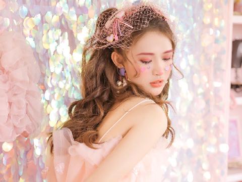 【小说】关于我的妈妈和我的心上人的关系不大对头这件事