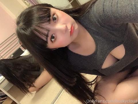 【视频】抖音超美少女巨乳【一只云烧】大尺度掰穴粉嫩可爱