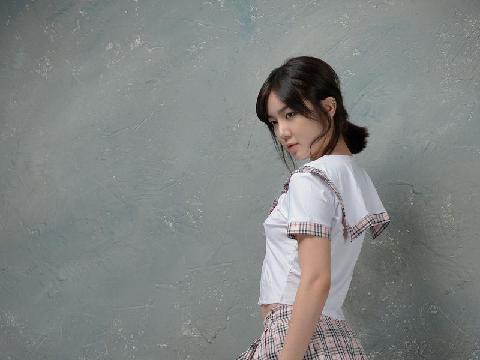 【色图】俏丽可爱韩国少女模特大尺度开脚展毛鲍写真