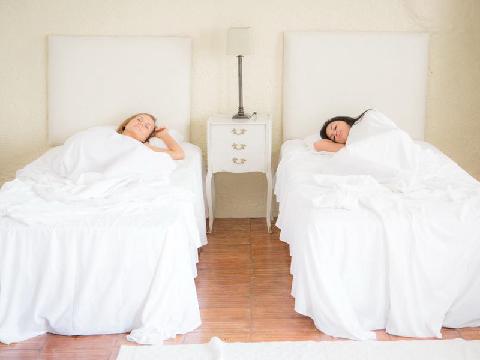 女拉拉的同居性生活