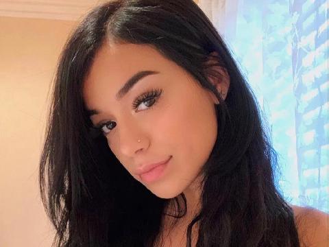 【情色美图】美籍「拉丁小辣椒」甫出道名列世界暗黑女优百大〜Savannah Sixx