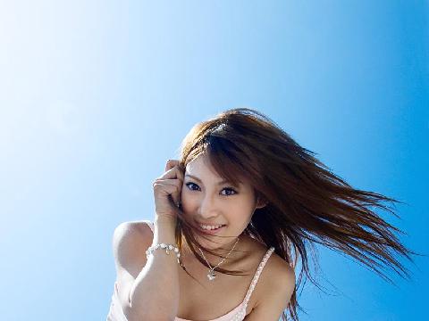 红裙美女