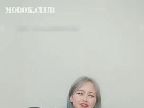 【视频】可爱洋气KTV夜场公主兼职 长得清纯聊夜场生活